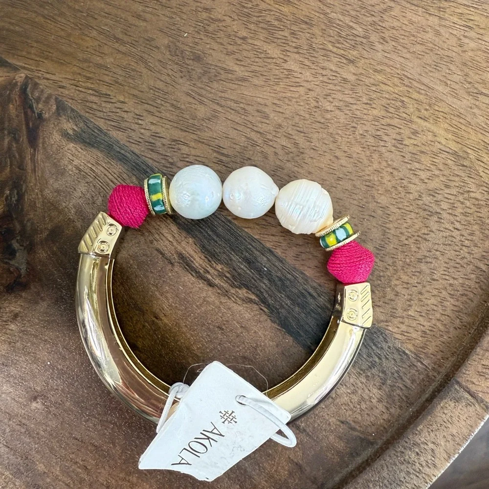 Akola Baroque Pearl Bangle - Picture 4 of 10